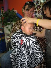 baby2007/2008-07-21_nolan_1st_haircut/IMG_3215_800.jpg