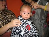 baby2007/2008-07-21_nolan_1st_haircut/IMG_3218_800.jpg