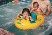 baby2007/2008-08-02_kids_swimming/IMG_1885_800.jpg