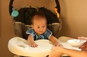 baby2007/2008-09-27_Nolan_eating_1st_time/IMG_2204_800.jpg
