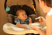 baby2007/2008-09-27_Nolan_eating_1st_time/IMG_2207_800.jpg