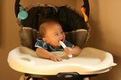 baby2007/2008-09-27_Nolan_eating_1st_time/IMG_2213_800.jpg
