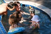 events/2008-09-06_nolan_tulia_camila_swimming/IMG_2078_800.jpg