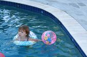 events/2008-09-06_nolan_tulia_camila_swimming/IMG_2103_800.jpg