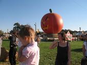 tulia/2006-10-08_pumpkin_patch/IMG_1420_800.jpg