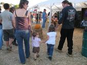 tulia/2006-10-08_pumpkin_patch/IMG_1483_800.jpg