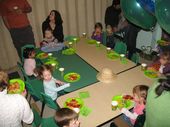 tulia/2007-12-1_tulia_3rd_bday_party/IMG_5737_800.jpg